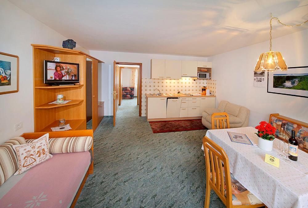 Pension Villa Claudia Augusta Reschen Rum bild