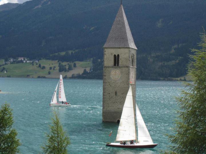 Pension Villa Claudia Augusta Reschen Exteriör bild