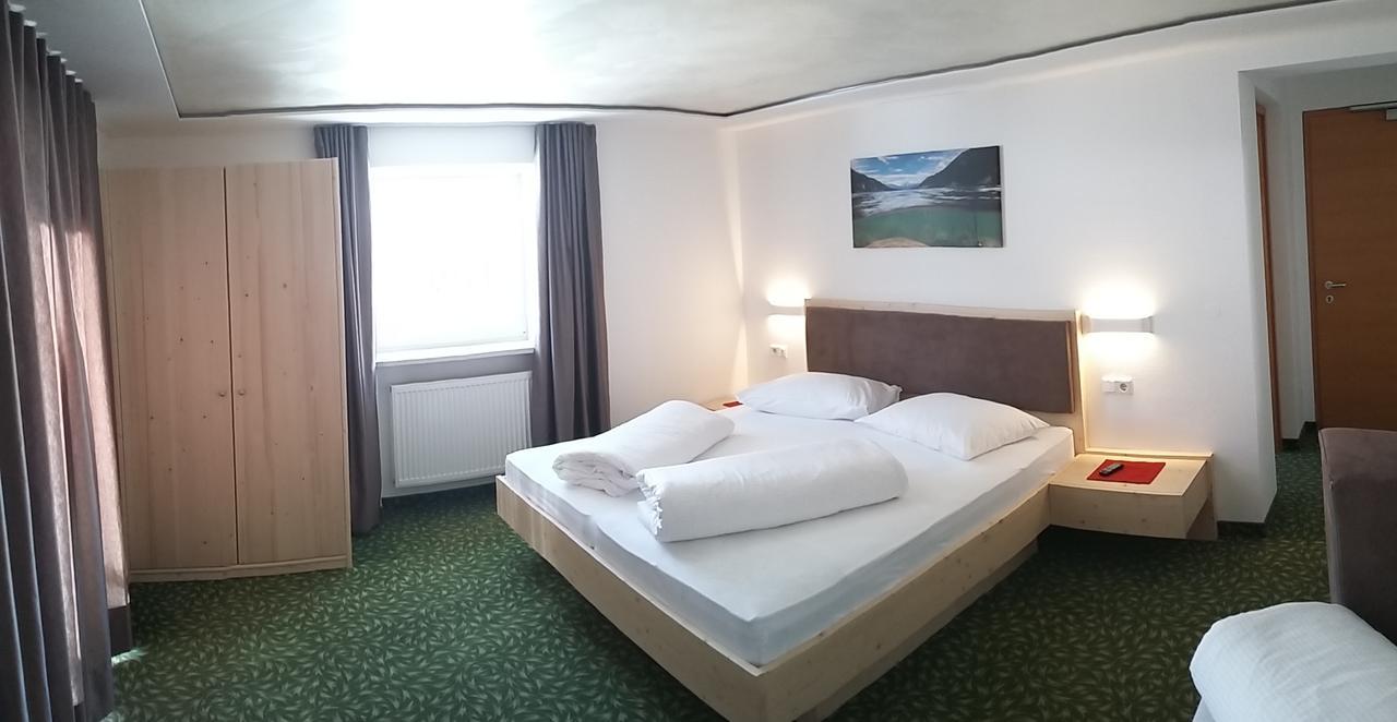 Pension Villa Claudia Augusta Reschen Exteriör bild